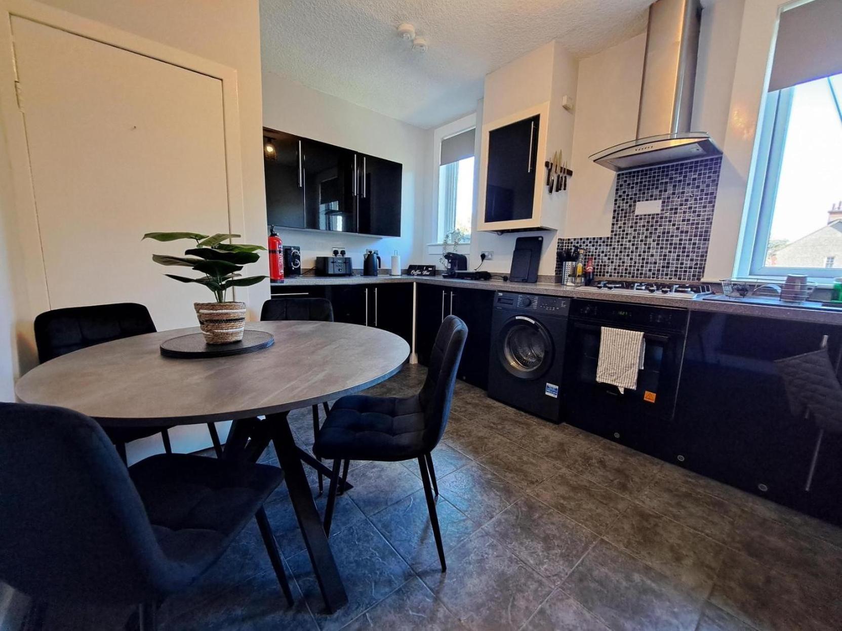 Glasgow Apartment Close To The Airport Ренфру Экстерьер фото
