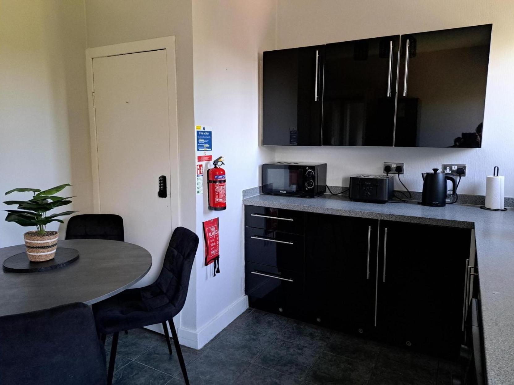 Glasgow Apartment Close To The Airport Ренфру Экстерьер фото